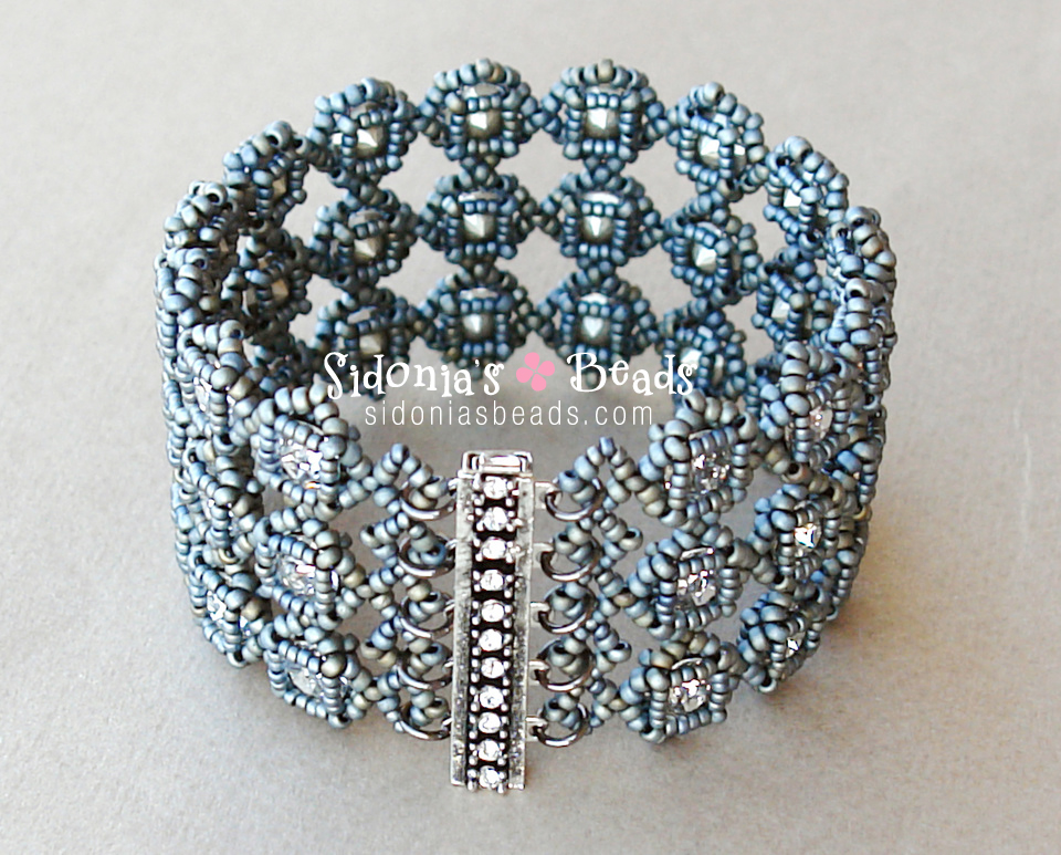 Beebeecraft Tutorials on Making Beautiful Bracelet with Glass Round Beads |  AllFreeJewelryMaking.com